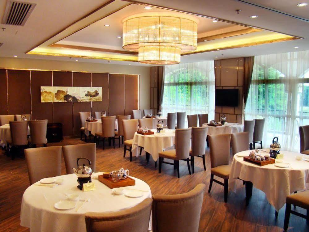 Clifford Golden Lake Hotel Foshan Eksteriør bilde