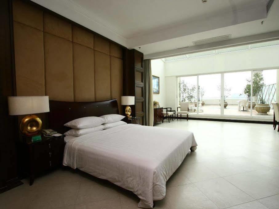 Clifford Golden Lake Hotel Foshan Eksteriør bilde