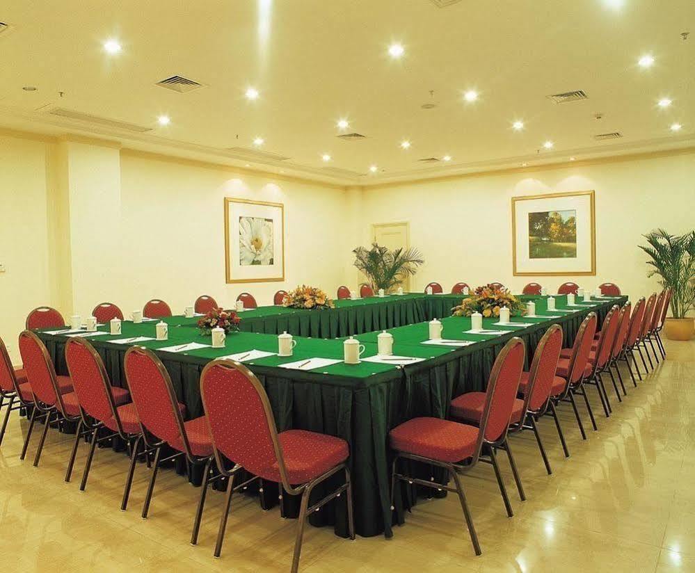 Clifford Golden Lake Hotel Foshan Eksteriør bilde