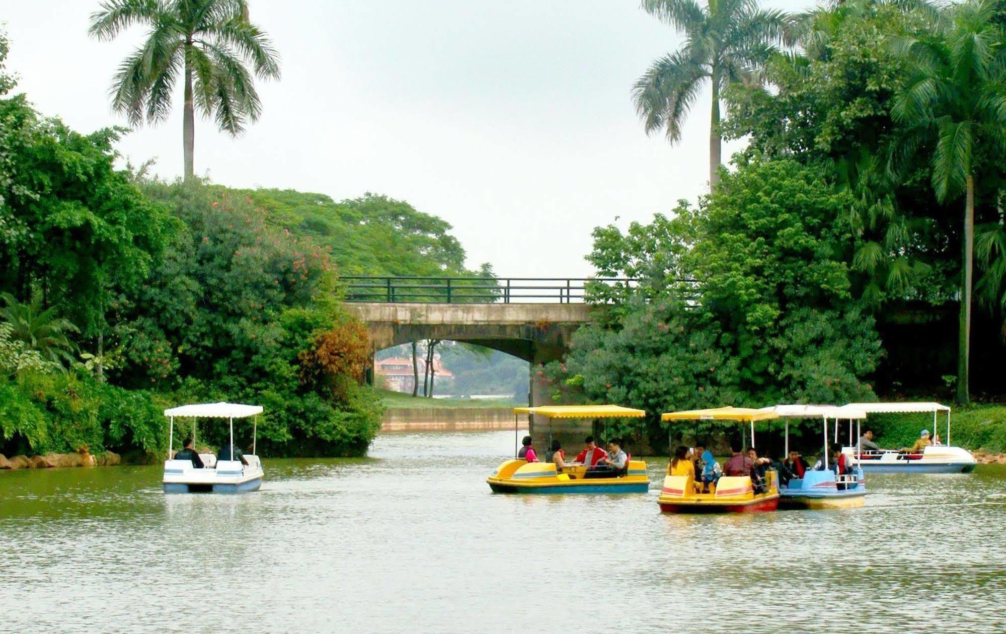Clifford Golden Lake Hotel Foshan Eksteriør bilde